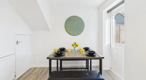 The Cornfields by Signature Stays - Parking - Modern - Quiet Location - Image 5