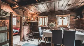KNOTTN HÜTTL Historisches Bauernhaus ganz für euch in ALLEINLAGE in SÜDTIROL eine Zeitreise sowie Rückzugsort in den Bergen mit privater Gartenterrasse ideal für Kleingruppen Freunde und Familien mit Hund Ski-und Wandergebiet in der Nähe - Image 3