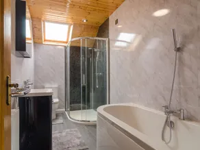 Maison-Salle de bain privée-Entire - Image 2