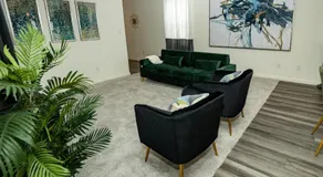 Lavishly Decorated 3-Bedroom Home Near Samsung-Taylor with King-Sized Bed - Image 4