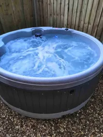 Newydd Lodge with private hot tub - Image 5
