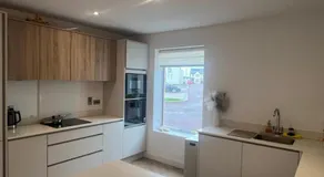 Stylish SuperKing and King Ensuite Bedrooms in Dublin-Free Parking- 15 min Airport - Image 5