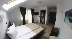 Casa Laur cu plajă privată - Image 2