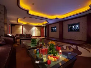 Taihu Bay New Century Hotel - Image 3