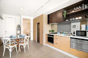 Modern 2-Bedroom Retreat Minutes from St Kilda - Image 5