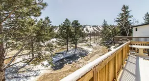 Northview-Blue Mountain-Sauna-Firepit-Balcony-Parking - Image 4