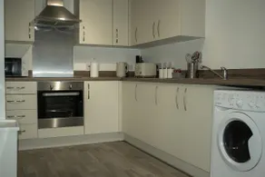 EDYN - Luxe Duplex |PS5| Free Parking| Fast Wi-Fi - Image 3
