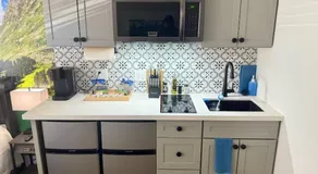 Near Airport, Hospital, MidTown, 58 TV - Apt 254 - Image 4