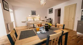 YellowBoot Aparthotel - Image 2