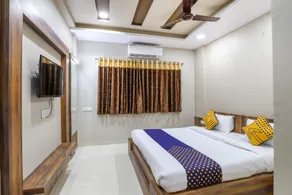 SPOT ON 63297 Hotel Kalapi - Image 2