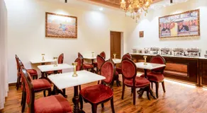 Moghal Mahal Resort Rajbagh Srinagar - Image 4