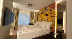 Luxury Design Klimt Apartment - Image 2