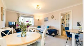 Cedar | Professional Accommodation | Sleeps 4 - Image 4