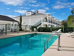 Baymont by Wyndham Roanoke Rapids - Image 3