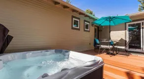 Bend Torrey Pines Getaway - Image 3