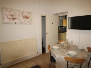 Rickard Street 4 Bed House near J32 and M4 by Cardiff Holiday Homes - Image 2