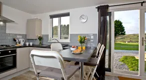 Wheal Amelia- Beautifully Fitted Wooden Lodge Helston Cornwall - Image 2