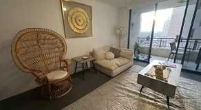Homely in Haymarket, close to Capitol Theatre, transports - Image 5
