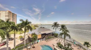 Southern Comfort - Updated Waterfront Condo - Image 5