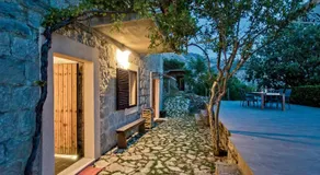 Habitación en casa de familia con barbacoa, piscina privada y terraza | Vistas al mar - Image 5