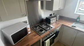 Luxury 2 Bed Apartment Central Yarm - Image 4