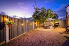 Phenomenal Stay - Private Parking & Hot tub - Image 4