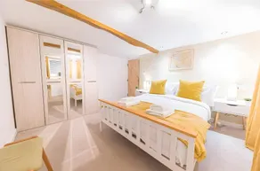 4BR Holiday Home Steps from Keswick Town Centre - Image 2