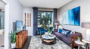 Noho Haven 2 bed Apt with FREE Parking - Image 2
