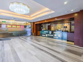 Movie Star Hotel - Image 2