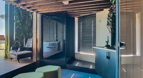 Off Tower Hotel - Image 3