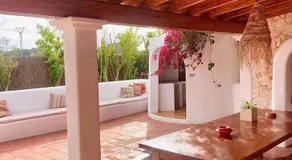 Authentic Villa with amazing pool - Image 3