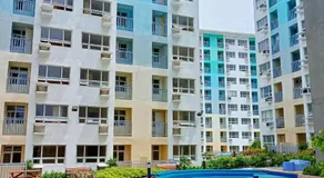 Spacious 36sqm Studio with 65" TV Netflix Karaoke and Pool Access Near Airport and Samal Ferry - Image 3