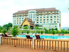 Arawan Riverside Hotel - Image 3