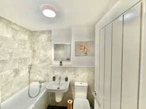 Folkestone Accommodation Large Home in Sandgate - Image 3