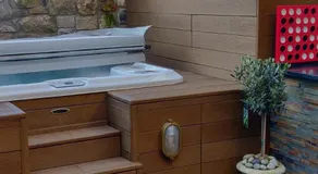 Teardrop Cottage - Image 2