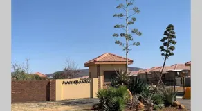 Rhino House with 3 bedrooms next to Pilanesberg and Sun City - Image 2