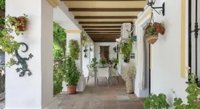 Maison adaptée aux familles avec terrasse, piscine et barbecue | Vue montagne | Avec animaux acceptés - Image 4