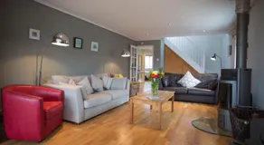 Warwick Lodge - Image 2