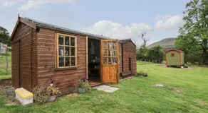 Tilly Gypsy-style Caravan Hut - Image 4