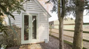 Shades Farm Summerhouse - Image 5