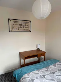 Fully Furnished 3BR Flat with Free Parking - Image 5