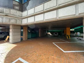 Hotel Lux - Image 5
