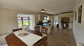 Fiáin Retreat, luxury, fire place, sun room - Image 3