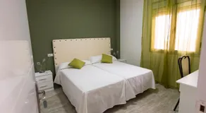 CASA CON PATIO - Image 4