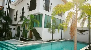 The Room Boutique Hotel - Image 2