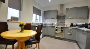 Birkdale boutique Apartment - Image 3