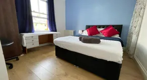 Amazing 4 bed house in Kingston - Image 4