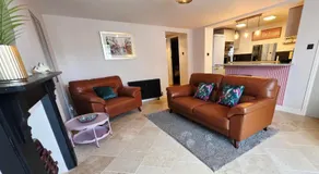 North Devon Luxe Gem for 4, 2 Ensuite Beds, Elegantly Renovated Sea Nearby - Image 5