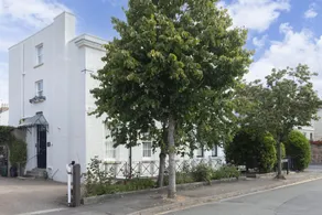 Charming Two Bedroom Apartment in Fairview - Image 5