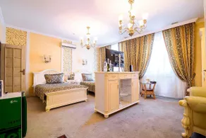 Vintage Boutique Hotel - Image 2